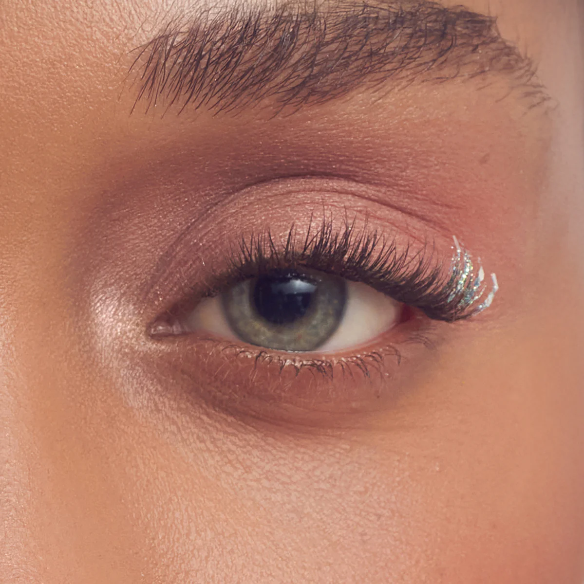 WICKED X FALSCARA False Eyelashes - Shimmering Shine - Image 3